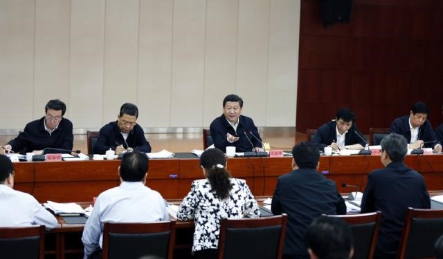 △2014年5月9日,习近平到党的群众路线教育实践活动联系点河南省兰考县,指导兰考县委常委班子专题民主生活会并发表重要讲话。
