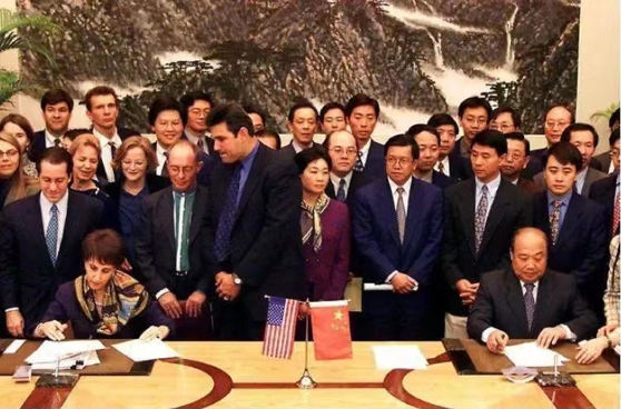 △1999年11月15日,中美签署关于中国加入世贸组织的双边协议。