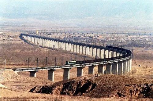 △1992年12月21日,大秦铁路全线开通