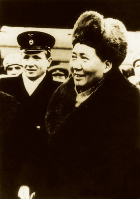 1949年12月16日,毛泽东首次访问苏联。